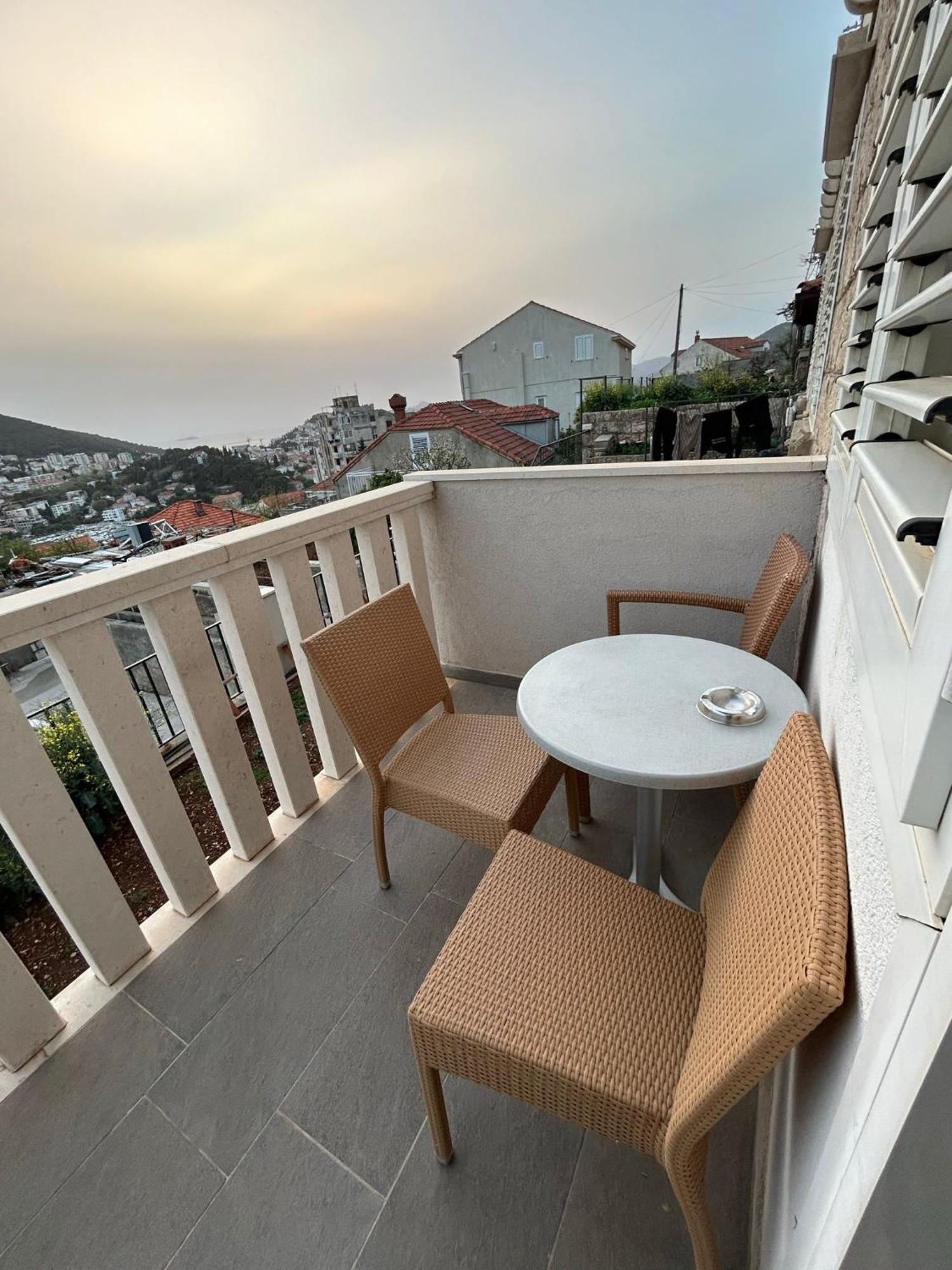 Perina Apartment - Free Parking Дубровник Екстериор снимка